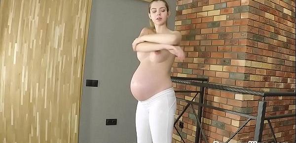  Pregnant and Working Out Completely Naked!